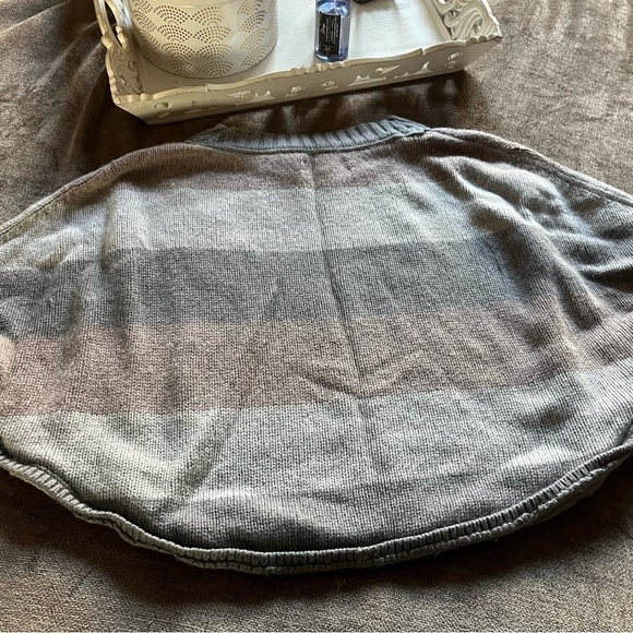 Ann Taylor Loft Gray Striped Sweater Poncho - Size XS/ S - Picture 5 of 7